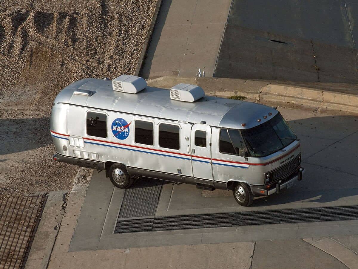 astrovan at ksc lc 39a - Aviation Innovations at NASA: The RVs to Wings Transition