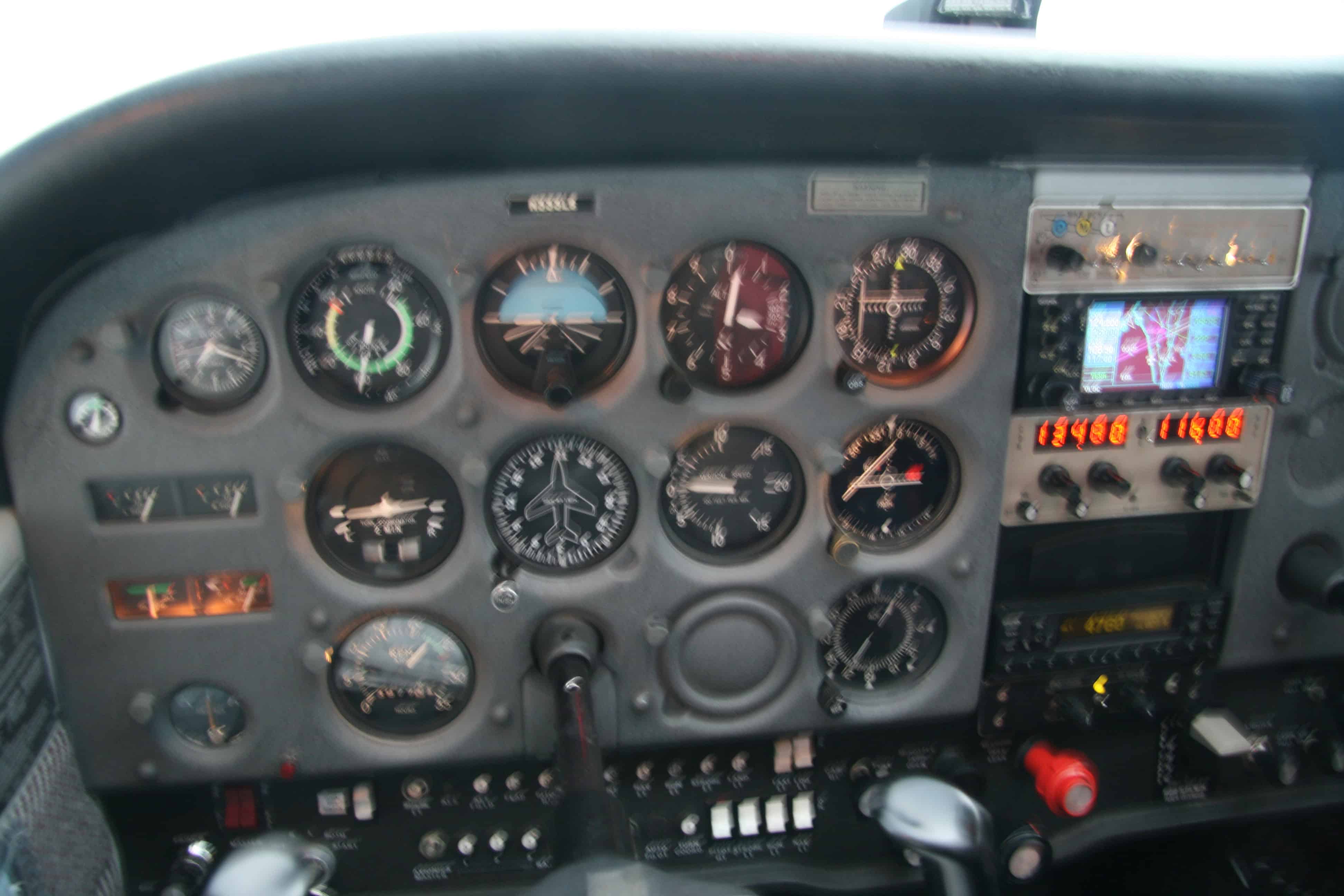 cessna 172 flight training cockpit avionics upgrade