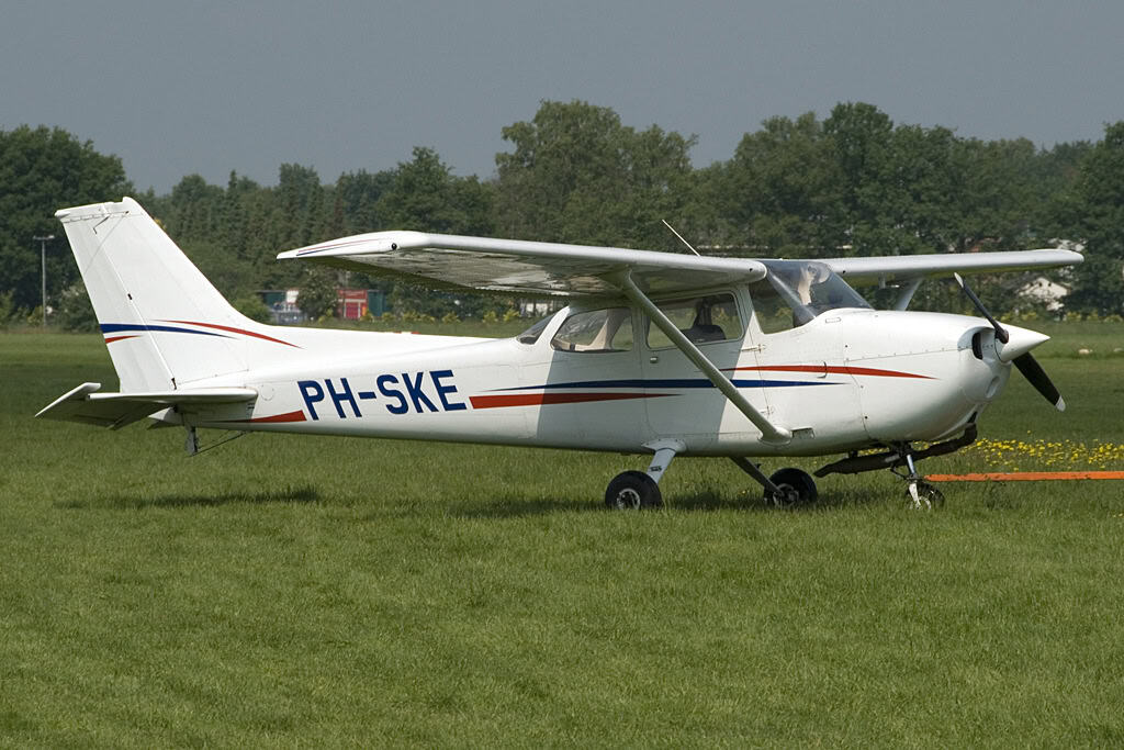 used cessna 172 price cessna 172P skyhawk parked at airport