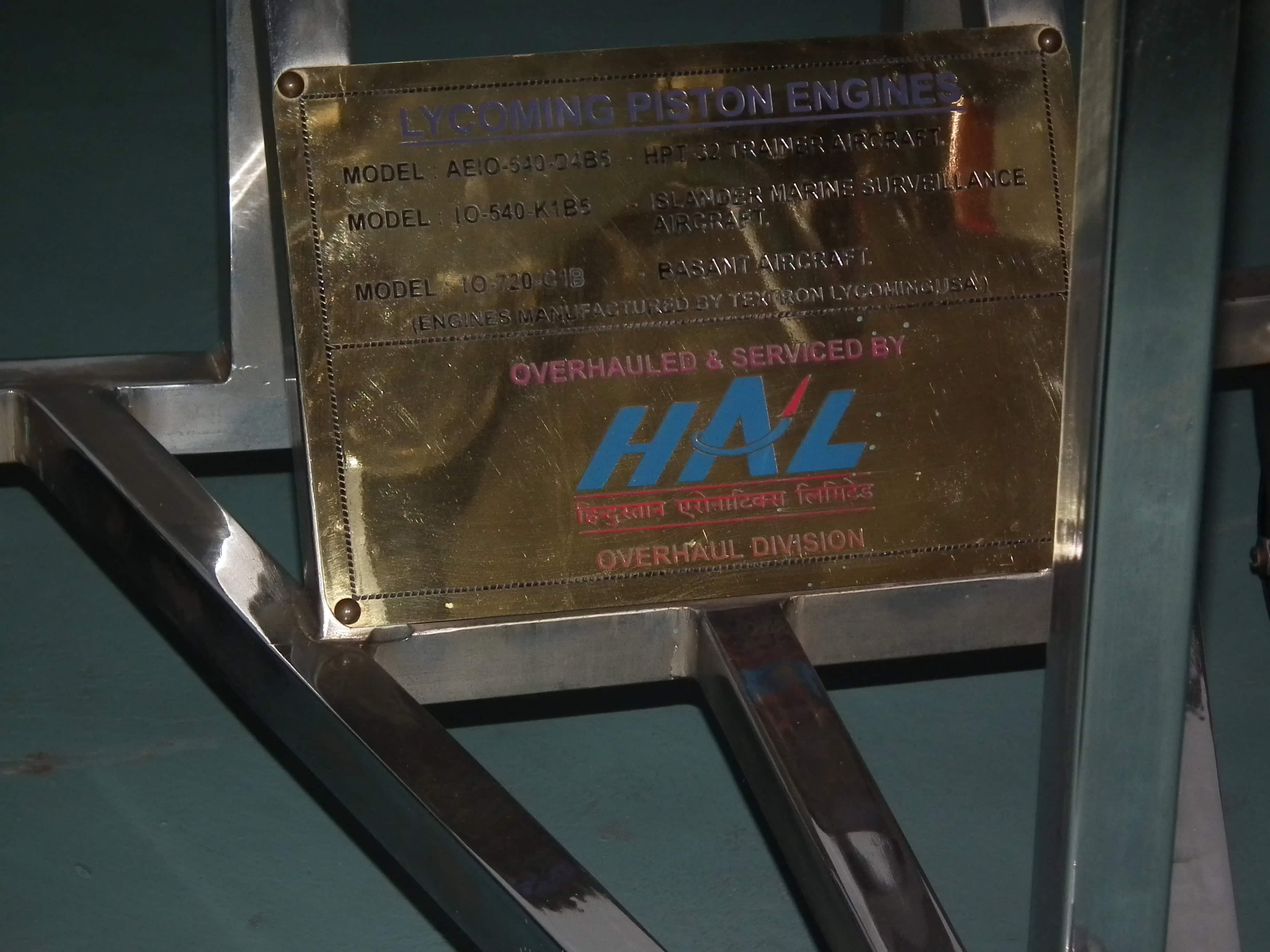 lycoming piston aircraft engine components display