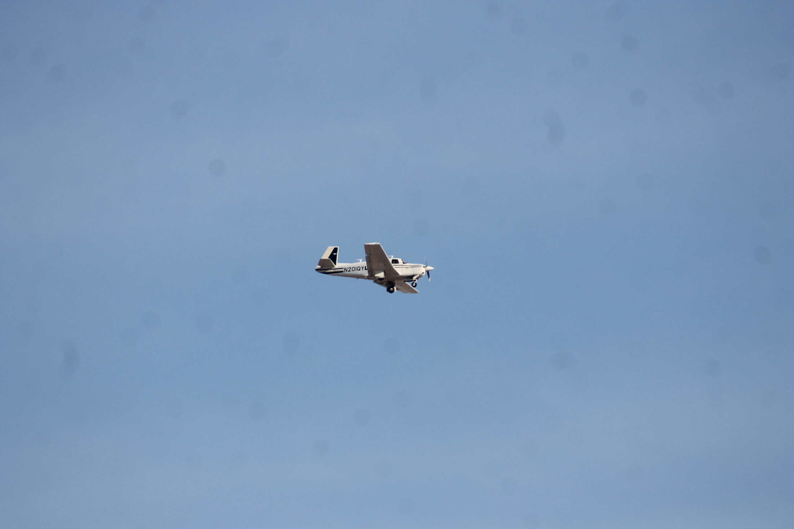 Mooney M20J in cruise flight — ideal candidate for lean of peak operations