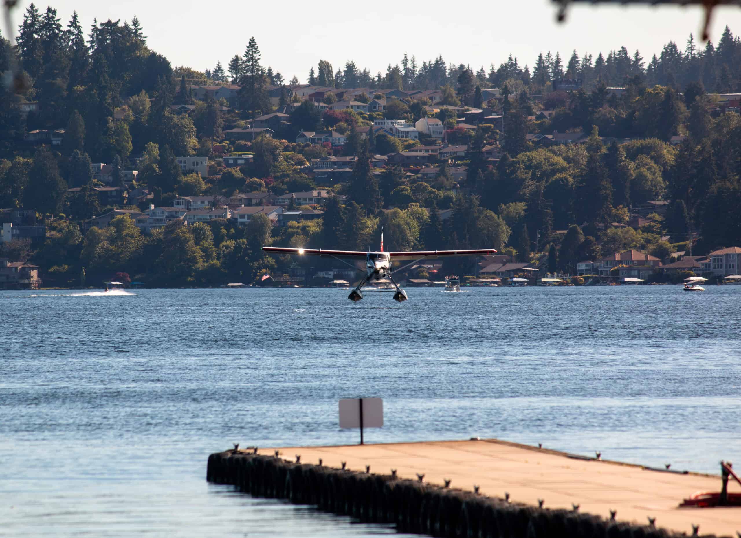 Floatplane approaching dock at Lake Washington seaplane port